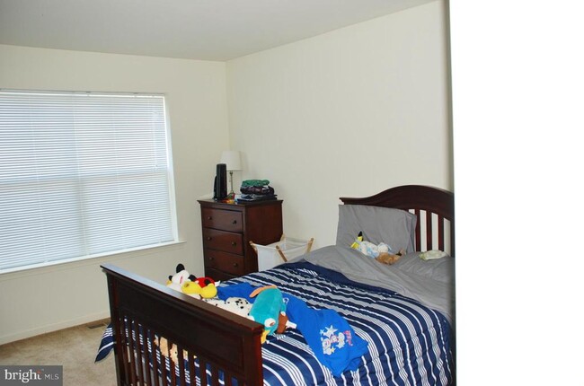 Building Photo - 2108 Hanford Way