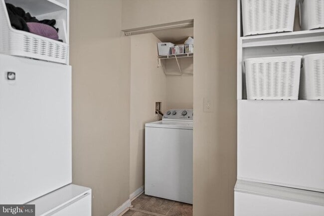 Building Photo - 114 Charles St