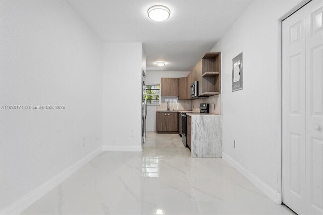 Building Photo - 9745 Bay Harbor Terrace