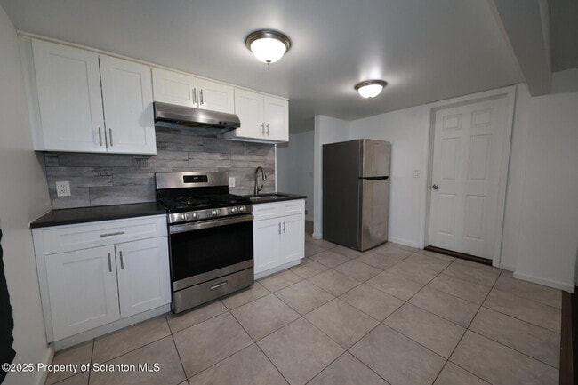 Building Photo - 189 Nottingham St