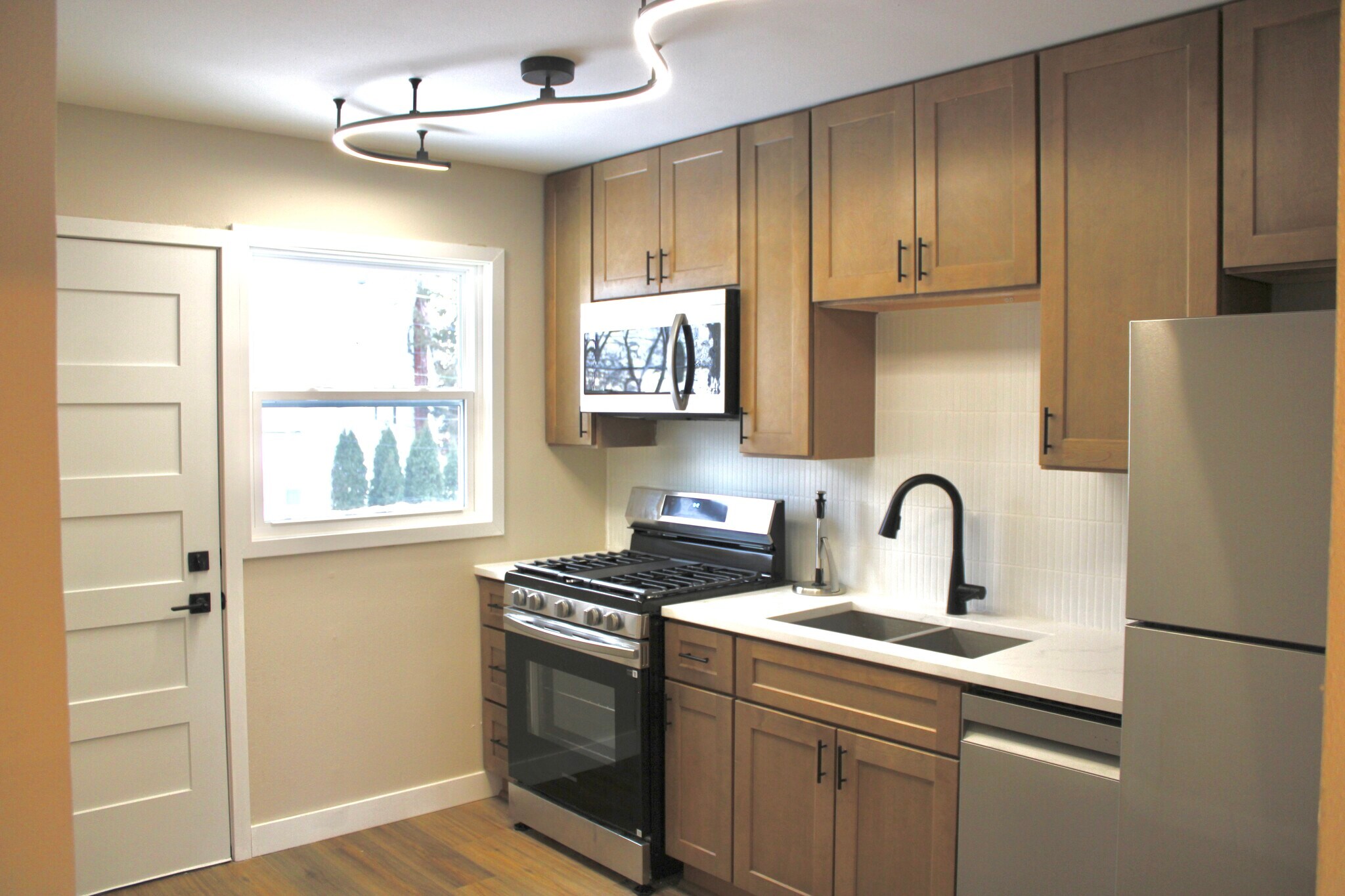 Building Photo - 1213 S Midvale Blvd