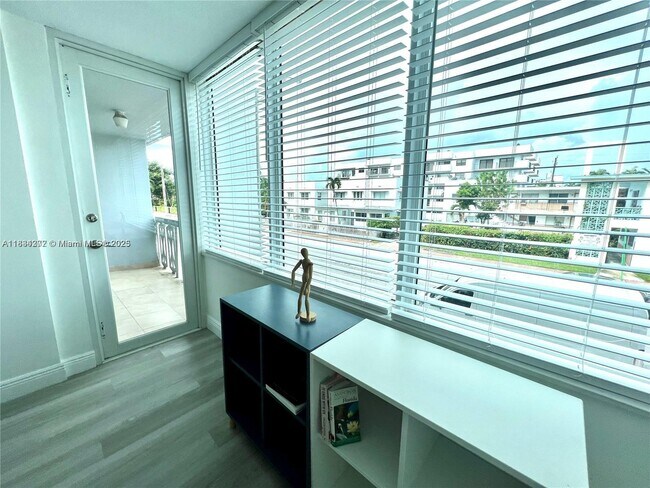 Building Photo - 8233 Harding Ave