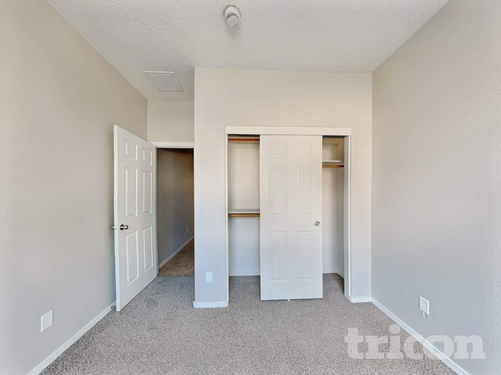 Building Photo - 11628 Thistledown Rd SE