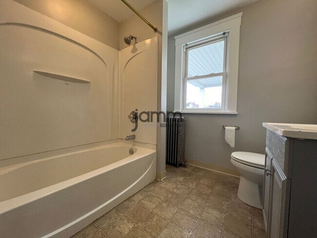 Building Photo - 1548 Alameda-Upper