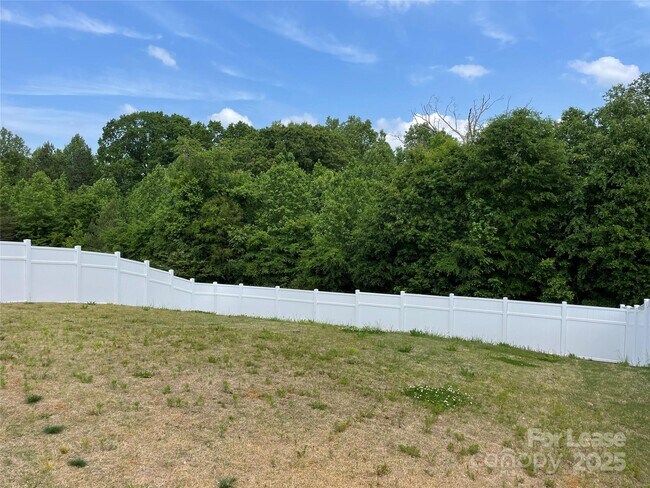 Building Photo - 170 Fairfield Dr