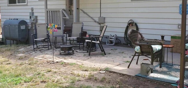 Building Photo - 105 Adams Ct