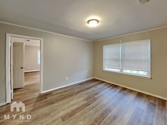 Building Photo - 302 Mc Cartney Blvd