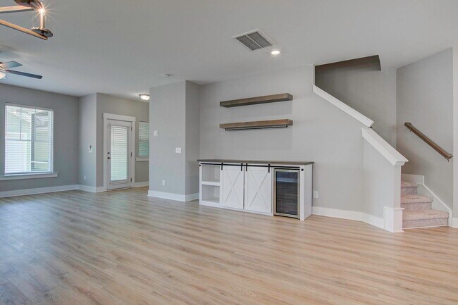 Building Photo - 117 Archdale St