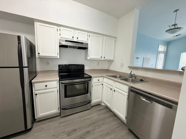 Building Photo - 925 Dorchester Pl