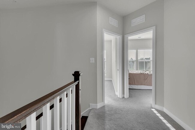 Building Photo - 14910 Townshend Ter Ave