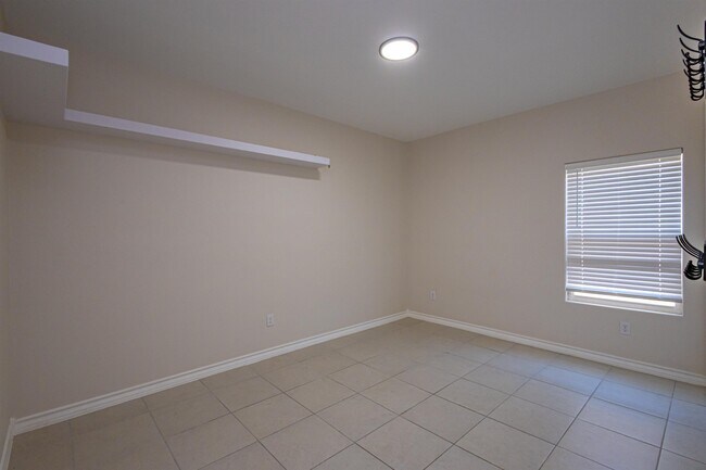 Building Photo - 1512 Latigo Lp
