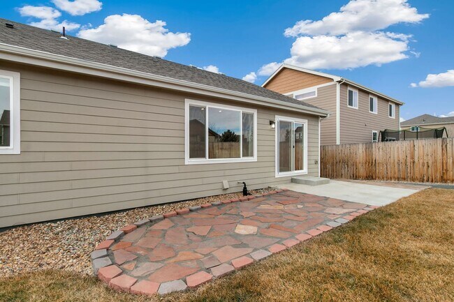 Building Photo - Fantastic Loveland Location with 5 Bedrooms, 3 Bathrooms, 2-Car Garage, and Finished Basement!