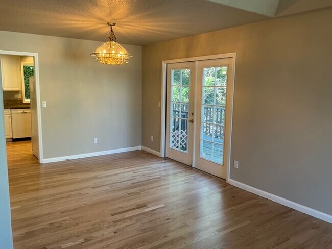 Building Photo - COOPER MOUNTAIN AMAZING VIEW