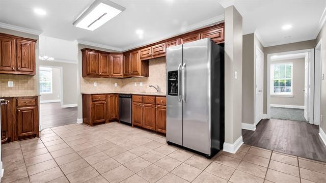 Building Photo - 3900 Montecito