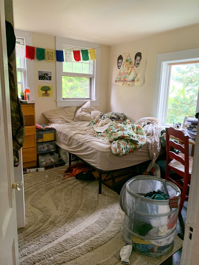 Building Photo - 312 Colchester Ave