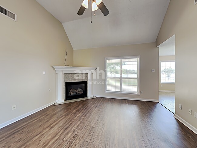Building Photo - 3178 Stonehenge Drive