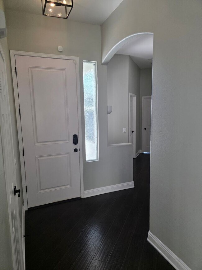 Building Photo - 27550 Nellie Ct
