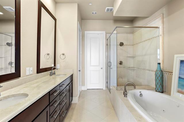 Building Photo - 640 S Pearl Expy