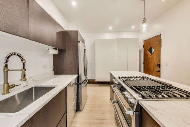 Building Photo - 2312 N Kedvale Ave