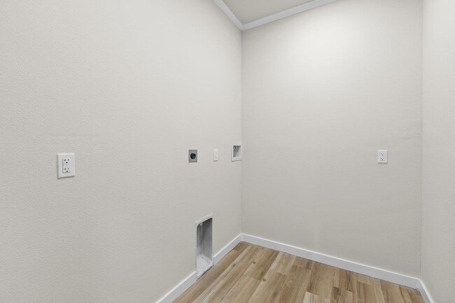 Building Photo - 30 Wood Glen Dr