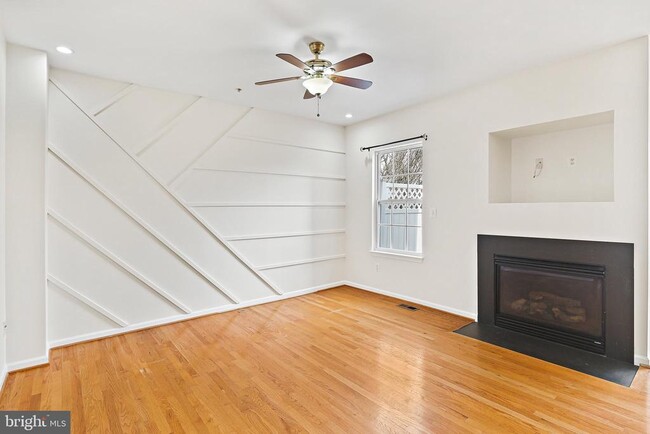 Building Photo - 9939 Fragrant Lilies Way