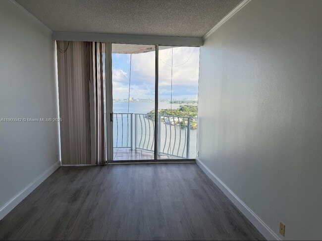 Building Photo - 7601 E Treasure Dr