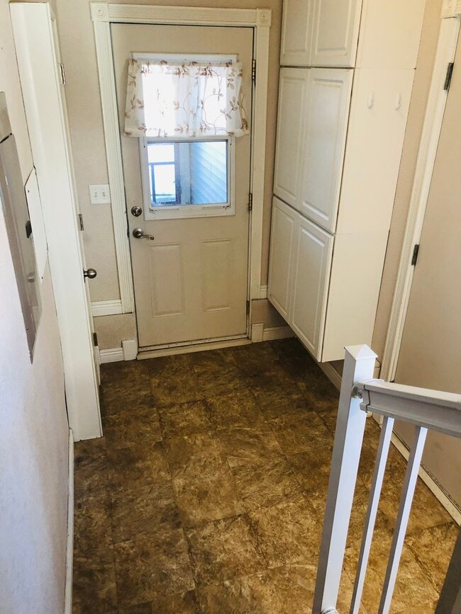 Building Photo - House- NW