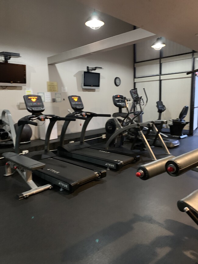 Gym - 880 W 1st St