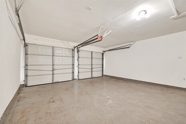 Building Photo - 6630 Harpers Dr