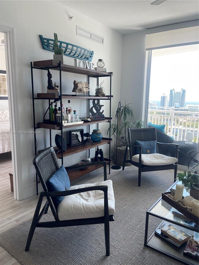 Building Photo - 1755 E Hallandale Beach Blvd