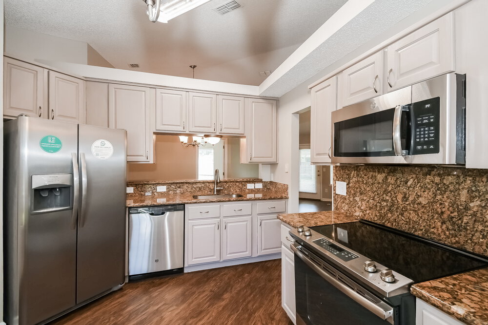 Building Photo - 2056 Eclipse Dr