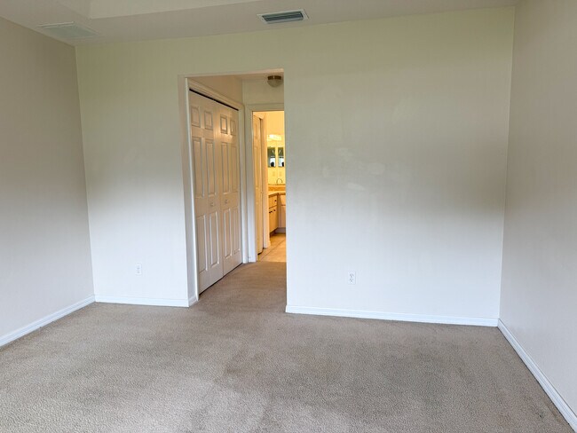 Building Photo - 87 Pine Crse Dr