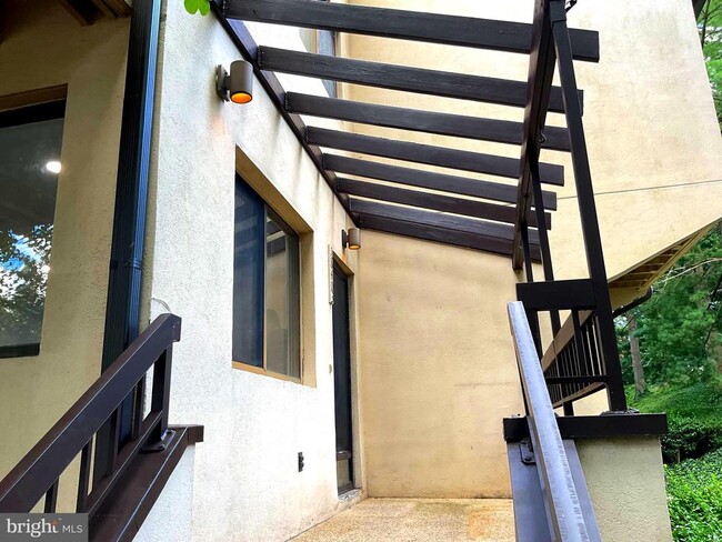 Building Photo - 18403 Bishopstone Ct