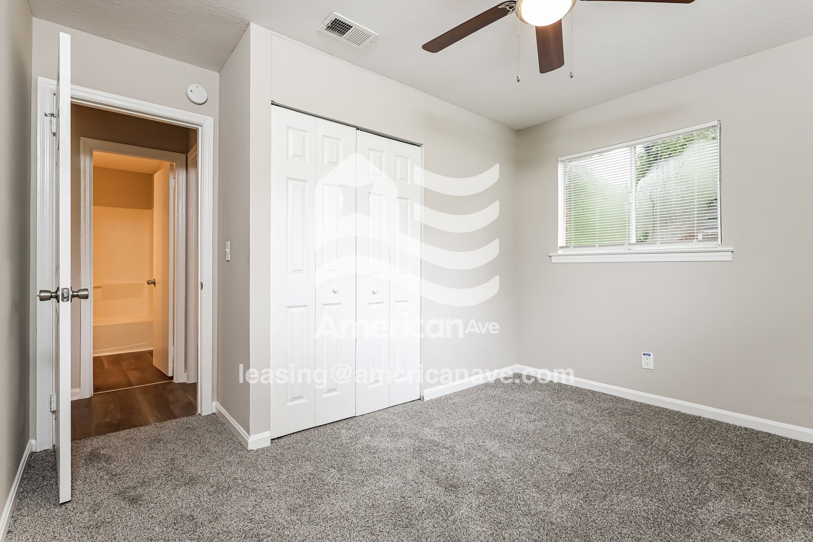 Building Photo - 915 Farwell Dr