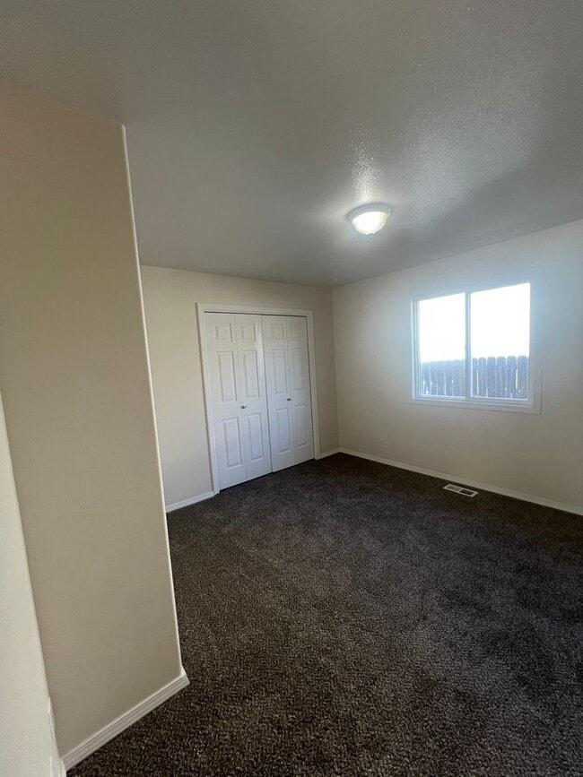 Building Photo - 3 bedroom 2 bath in a beautiful, spacious Meridian Neighborhood!