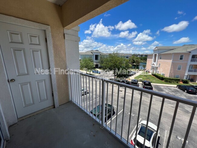 Building Photo - 8210 Green Parrot Rd