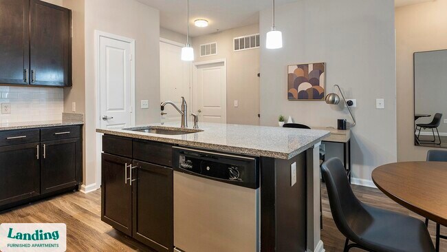 Building Photo - 915 Brentmoor Dr