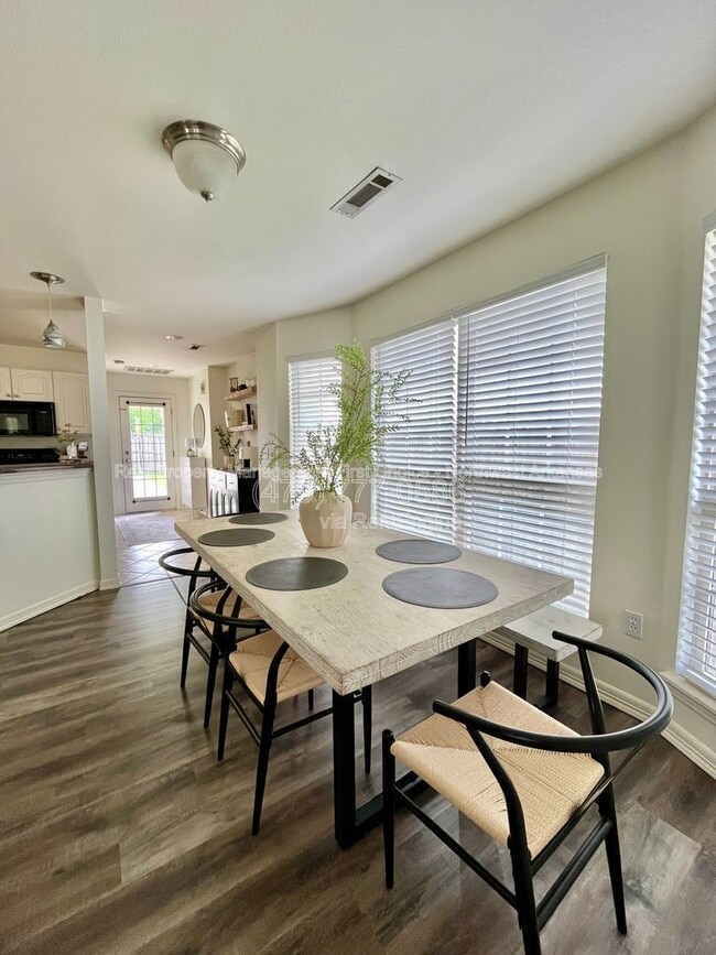 Building Photo - 2728 Westminster Dr