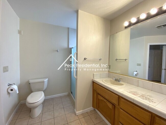 Building Photo - Spacious 3bd/2ba Auburn Home With Bonus Ro...