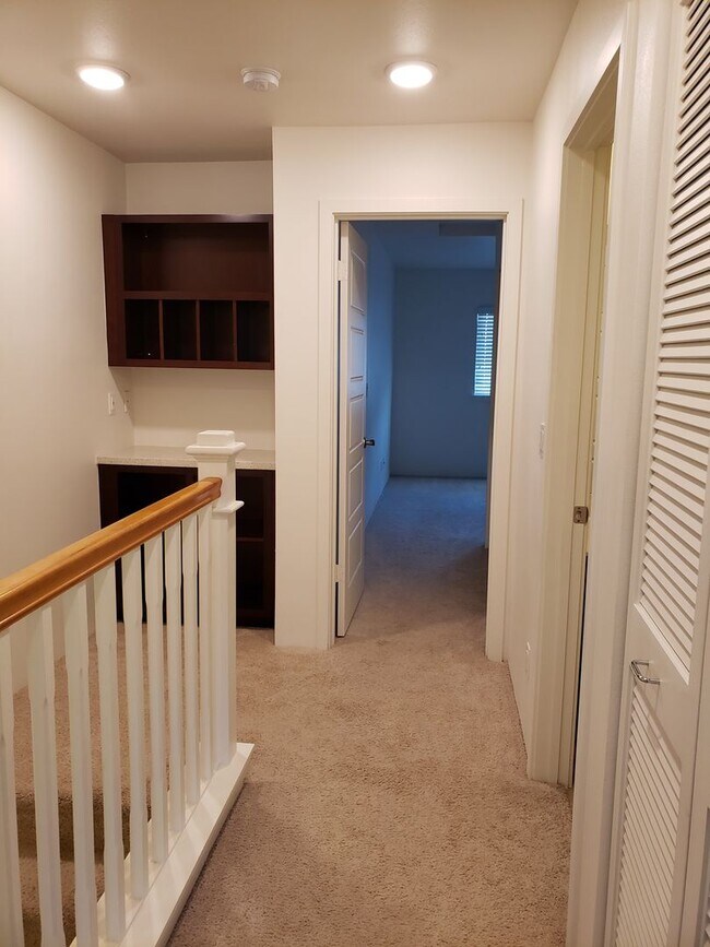 Building Photo - Newly Built TH 2bd, 2.5ba, 2pkg 1014sqft. ...