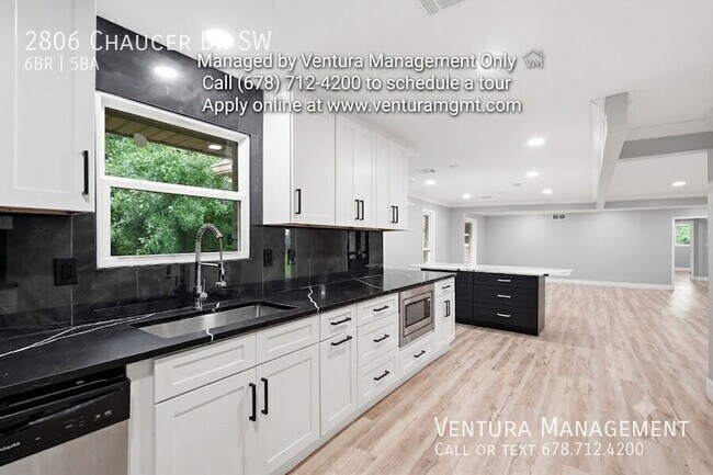 Building Photo - 2806 Chaucer Dr SW