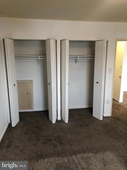 Building Photo - 4423 Romlon St