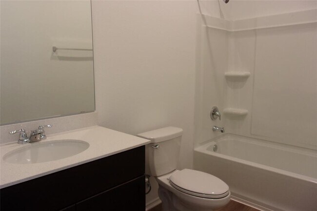 Building Photo - 2725 Louris Ln
