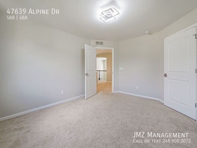 Building Photo - 47639 Alpine Dr
