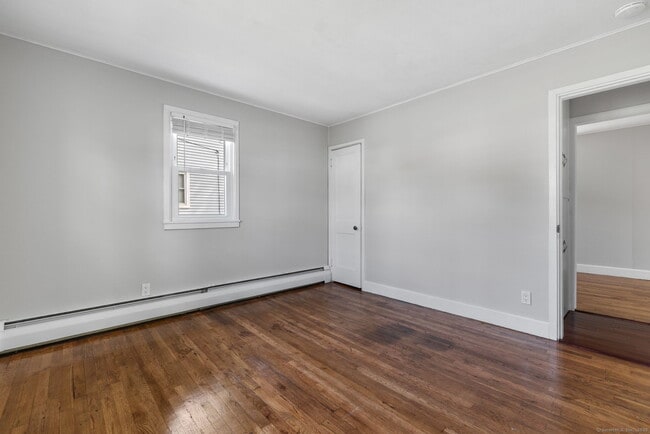 Building Photo - 305 Slater Rd