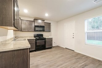 Building Photo - 2437 Carp Dr
