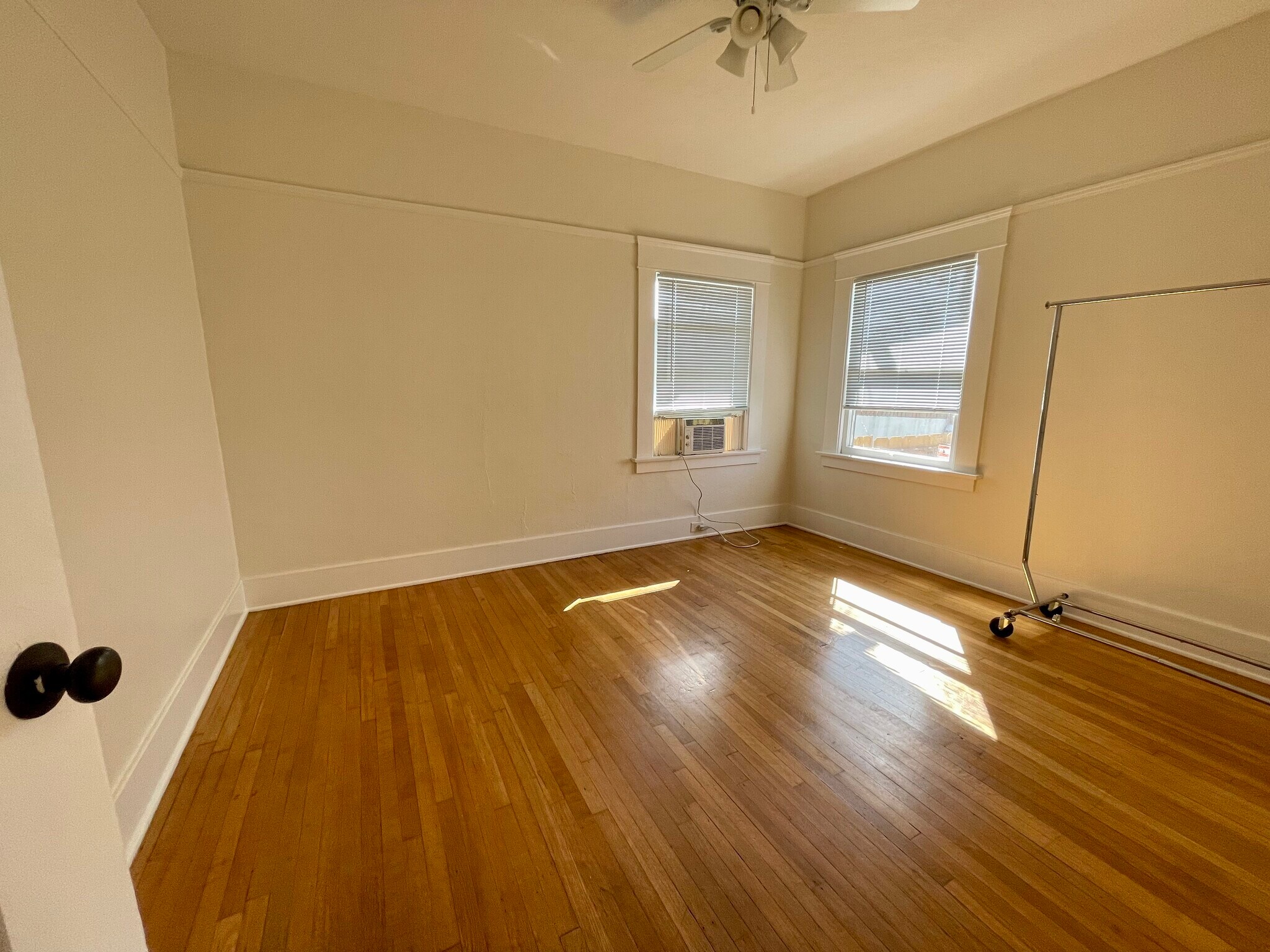 Bedroom 2 - 3908 Ibis St