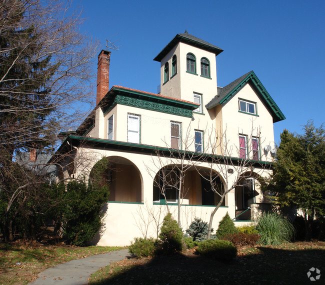 Building Photo - 745 Watchung Ave
