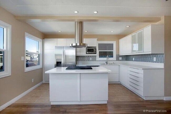 Building Photo - 3739 Ocean View Blvd