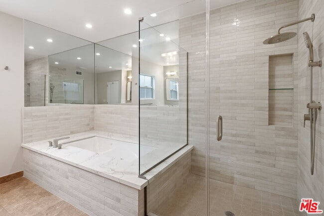 Building Photo - 2222 Neilson Wy